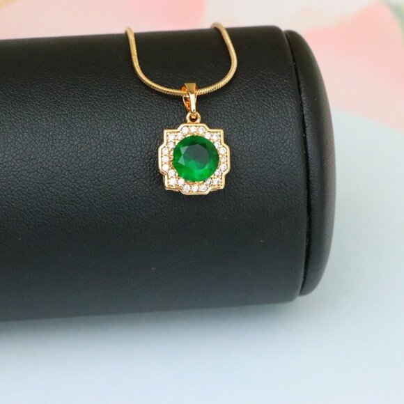 "Green Round-Cut Pendant with Halo in Rose Gold, XPPT1634 - Picture 5 of 13